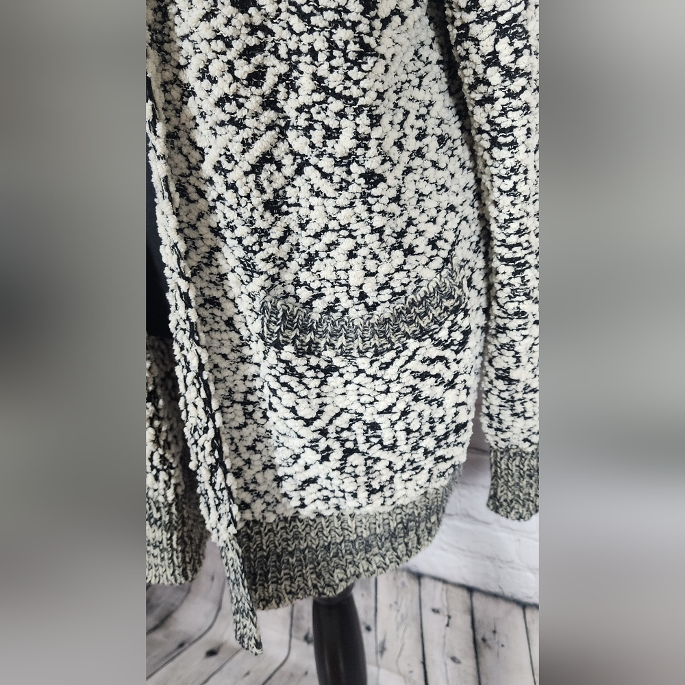 Pink Clover Haven Popcorn Textured Double Pocket Cardigan Large - Picture 2 of 4